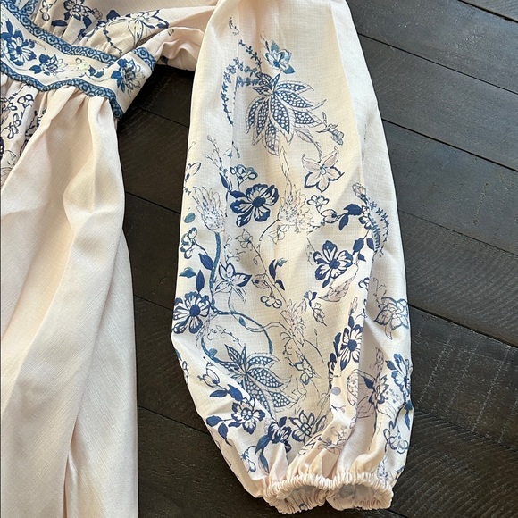 Sunday Elegant Cream and Blue Floral Dress - Picture 10 of 12